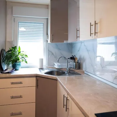 Wood & Marble *